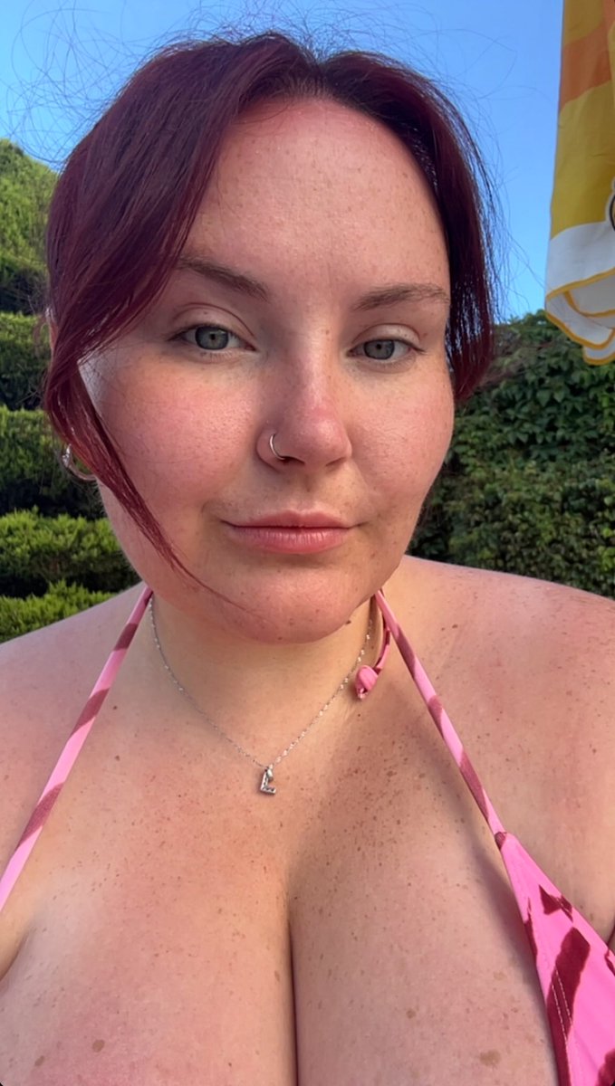 Cute Lia so boobyful on holiday 😍🔥