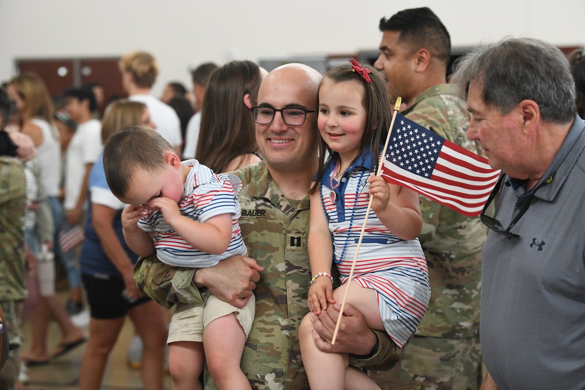 USNationalGuard's tweet image. Welcome home!
@OregonGuard Soldiers from the 41st Infantry Brigade Combat Team returned home after a successful year-long deployment to Kosovo as part of the @NATO_KFOR mission. 🔗nationalguard.mil/News/Article-V…