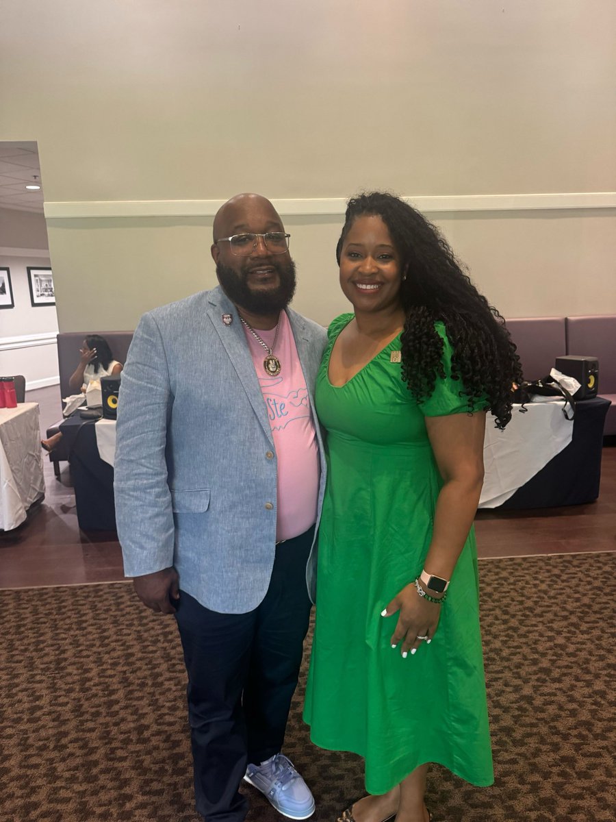 OVSJG_DC's tweet image. Director Porter attended @ONSEDC_ 2nd annual healing communities symposium with the theme of: An Integrated Approach to Violence Interruption. Participants engaged in dialogue to learn ways to #StepUptoStandDown to violence. #SaferStrongerDC