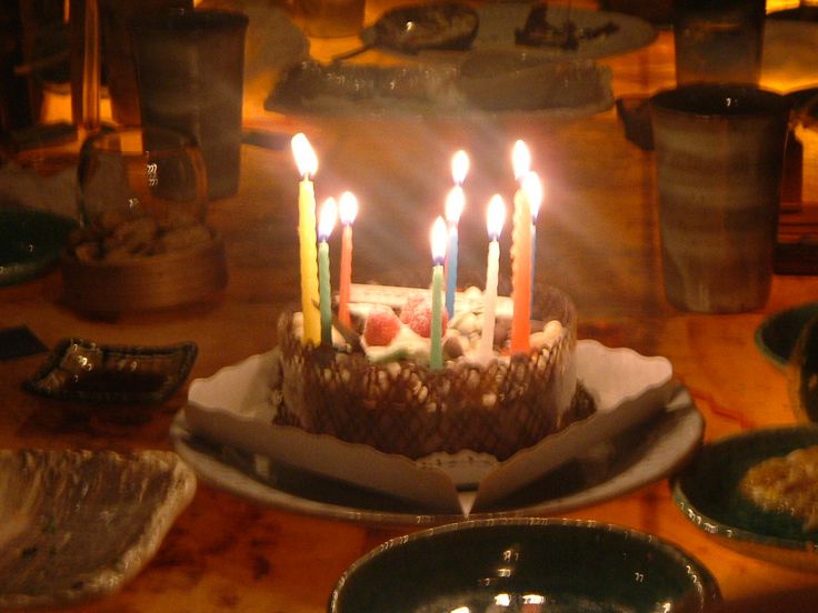 SBF_Claire's tweet photo. (Claire's story — Birthday)

ตกดึกคืนหนึ่ง

วันที่ 22 กรกฎาคม—อันที่จริงก็เป็นวันเกิดหล่อน

แคลร์นึกขอบคุณพวกขี้เมาในดัสต์สต็อกที่ไม่ได้ปล้นกันจนวุ่นวายไปสามบ้านสี่บ้าน ทำให้หล่อนกลับมามาได้ทันมื้อค่ำของครอบครัวพอดิบพอดี https://t.co/XK03Axzc43