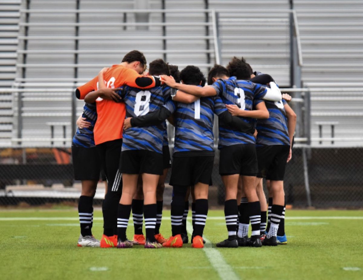 FCIngleside's tweet photo. School is coming quick!!! 15/30s yall!!! A brand new batch of FC Ingleside hopefuls will be coming at the start of school!!! Be ready to work!! #VV #VictoryVision #UniteAndConquer #UnleashTheStampede https://t.co/U6D5XpJCf5