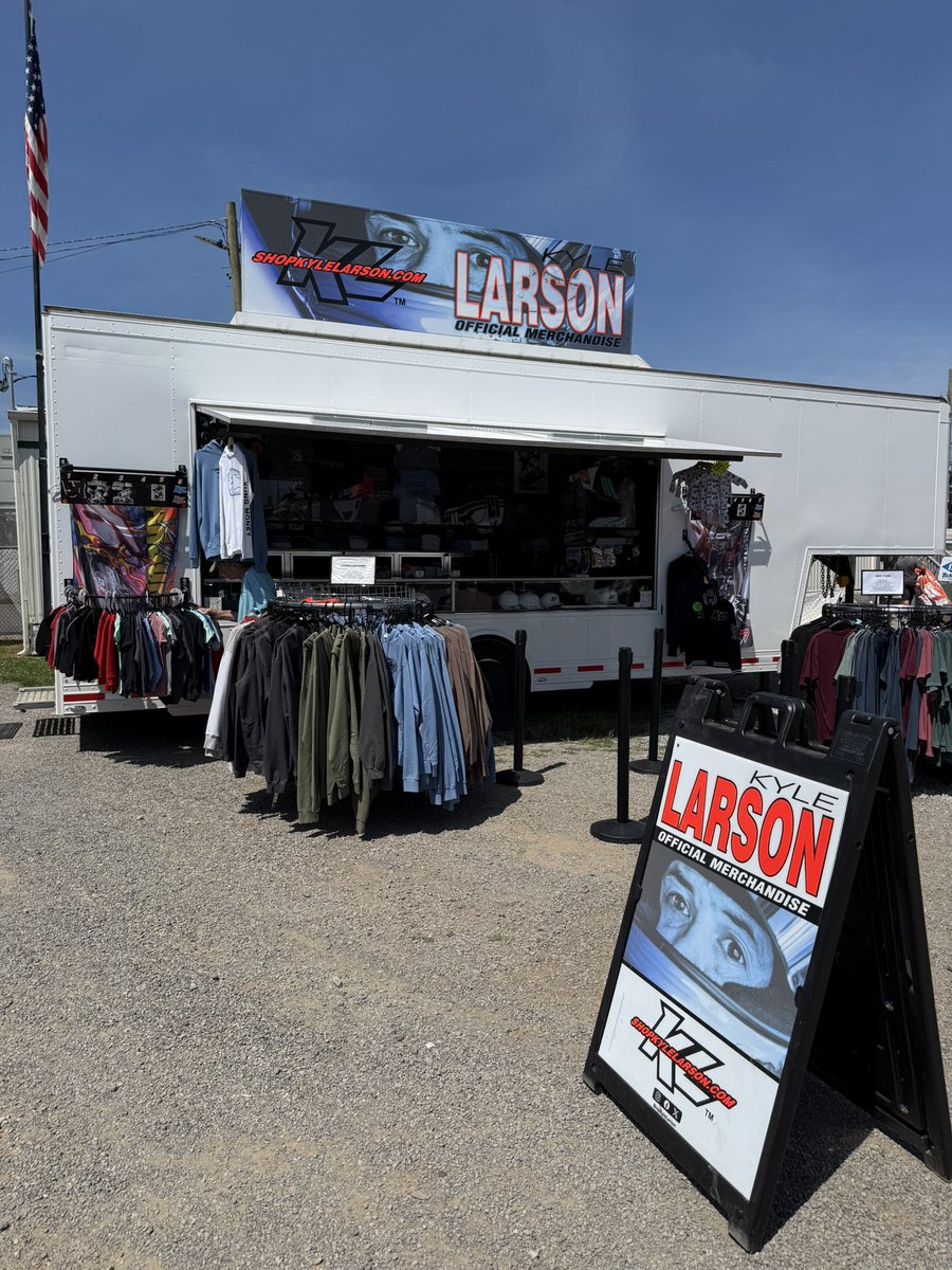 ShopKyleLarson's tweet image. 𝐎 𝐏 𝐄 𝐍 

📍@Lernerville 

🔗 —&amp;gt; ShopKyleLarson.Com