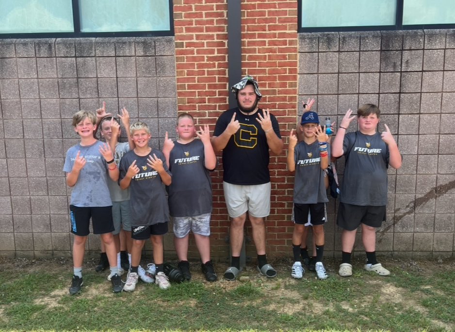 WiseWyatt73's tweet image. We had a great time these last two days getting to work with kindergartners and all the way through sixth graders!!!!
This for there future !!!
@corner_jackets @CoachTCam @CoachDoss25 @UnLockYourGame
@HallTechSports1 @ALPrepStars @PrepRedzoneAL @CoachHsbs
