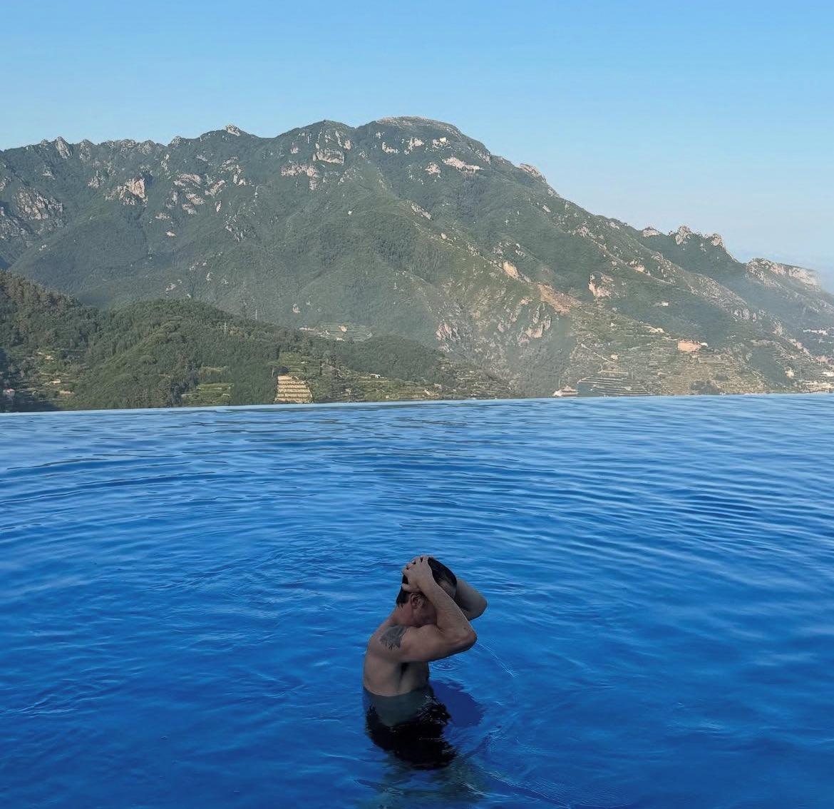 acessopaulw's tweet image. 📸 | Paul Wesley durante sua viagem para Ravello na Italia.