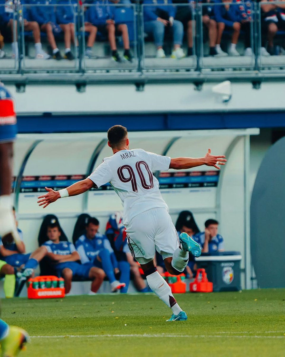 FootballSwissEN's tweet image. What a result for Servette! They win 1-0 away in Plzeň after Samuel Mráz struck in the 13th minute.

For context: Plzeň have only lost 6 of their last 38 European home games and they were to Lazio, Man Utd, Barcelona, Inter, Bayern and Real Madrid.

📸 @ServetteFC (IG)