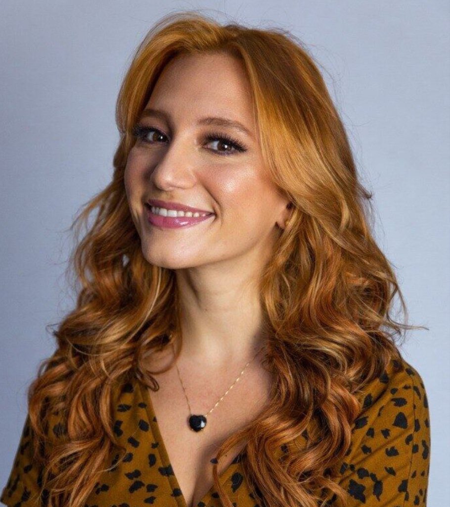 siteptbr's tweet image. 🚨 Lorena Comparato irá interpretar Elize Matsunaga em filme da Netflix.
Filme será roteirizado por Raphael Montes, criador de “A Menina Que Matou os Pais”, “Bom Dia, Verônica” e “Beleza Fatal”.