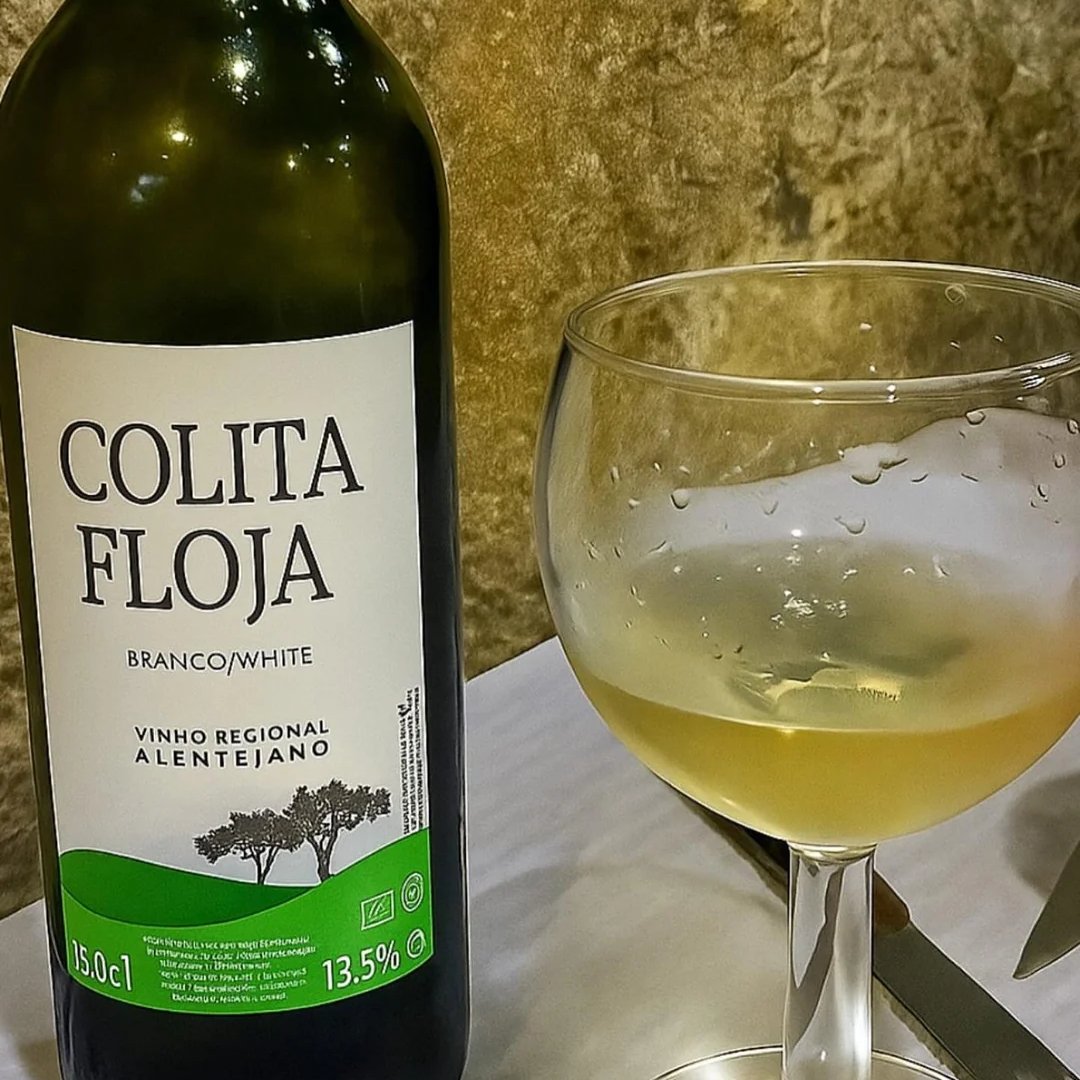 chiquimafia__'s tweet photo. esta raro el vino que me sirvieron https://t.co/0CrKidJpY7
