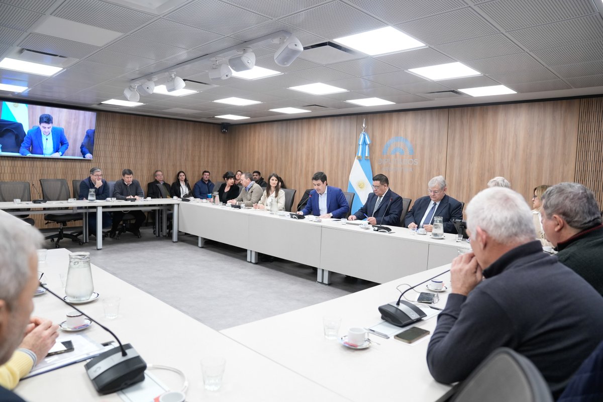 LicDanielArroyo's tweet image. En la Comisión de Asuntos Cooperativos de @DiputadosAR recibimos a referentes del Congreso Internacional "Mutualismo en Salud" y también escuchamos a dirigentes cooperativos, que expusieron las dificultades que atraviesa el sector.