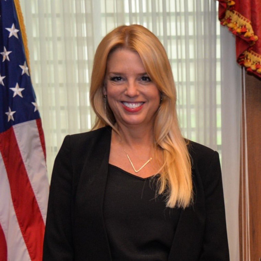 DonaldTrumpBenz's tweet image. Do you still have 💯 confidence in Pam Bondi?
Yes Or No?
