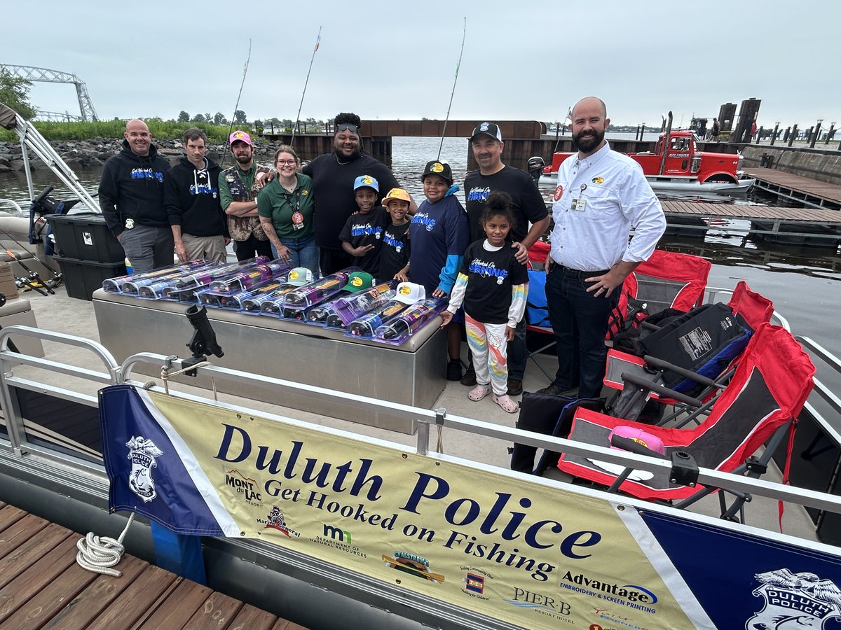 DuluthMNPolice's tweet image. Thank you to the Pukrabek’s from Mont du Lac Resort for donating $8,000 and Bass Pro Shops for donating 50 rods to the Duluth Police Department’s Get Hooked on Fishing Program! This program builds relationships between youth and officers! 🎣