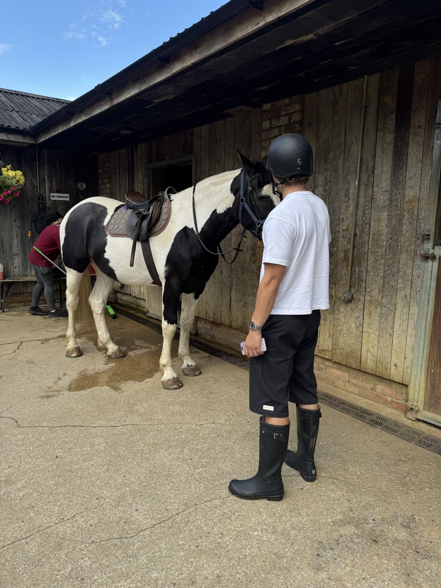 lou3ee's tweet image. Yesterday was my birthday 🎂
Got to touch some grass and ride some horses
So blessed and appreciate all the kind messages ❤️