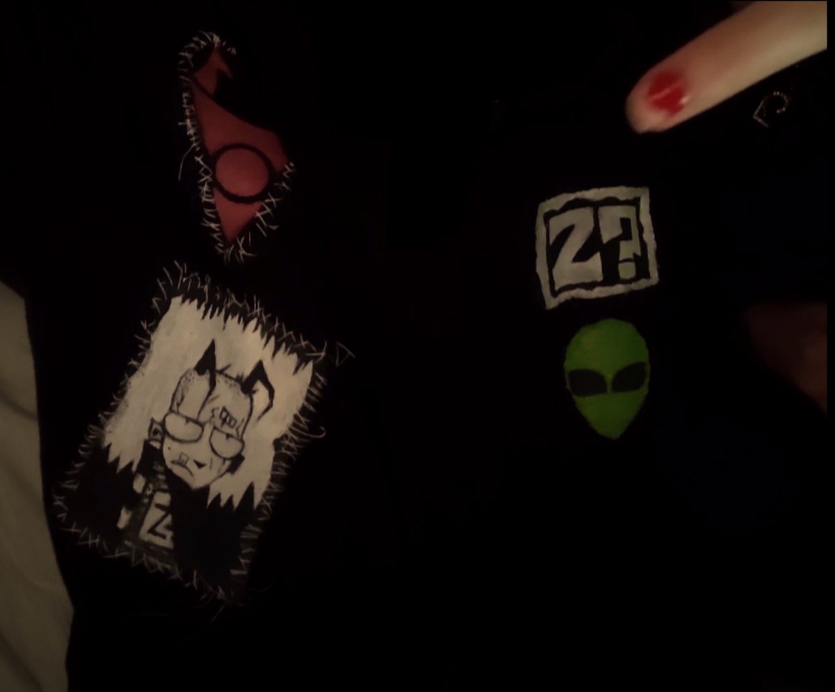 parkingl_t's tweet image. "If you ever could, could you post the things you’ve sewn? I’m interested" -> its just interest crap, (I’ve made many other things) & i’m by no means a professional. these are the least disgusting images i have. +I paint them myself romandirge.straw.page