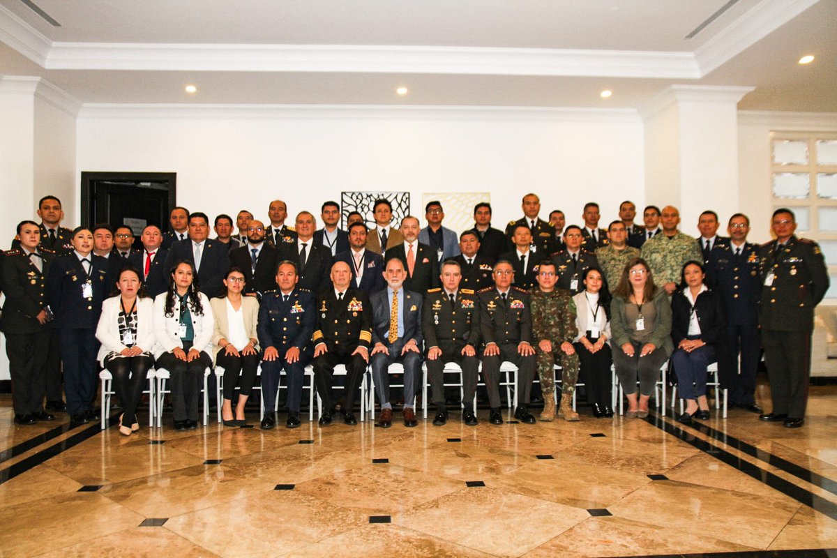 FFAAECUADOR's tweet image. Fuerzas Armadas del Ecuador refuerzan la defensa nacional en el ciberespacio

En Quito se inauguró el I Ejercicio Estratégico Interinstitucional de Gestión de Crisis en el Ciberespacio, con el objetivo de fortalecer la defensa de las infraestructuras críticas digitales del Estado…