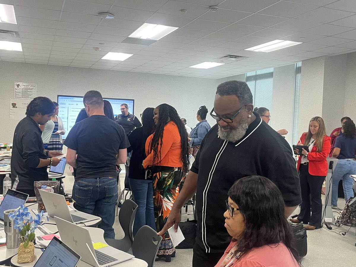 STARS_902's tweet image. Excited to kick off the year with middle school math instructional specialists learning about Bluebonnet Learning. We are crafting the next chapter of the #AldineStory.
