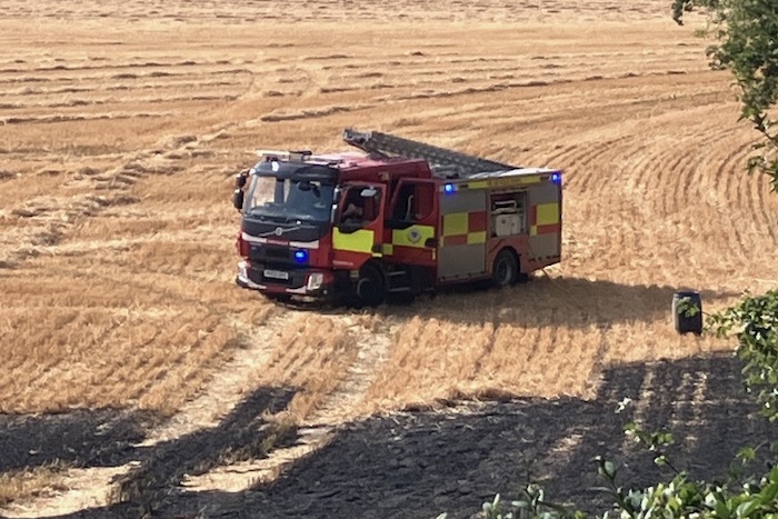 Residents Beat Fight Against Field Fire Threatening Homes -  henleyherald.com/2025/07/22/res…