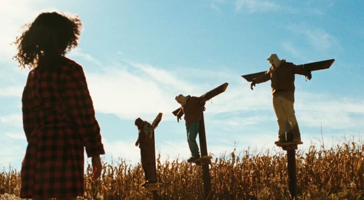 flickeringmyth's tweet image. A young girl is stalked in a mysterious cornfield in The Rows trailer flickeringmyth.com/a-young-girl-i…