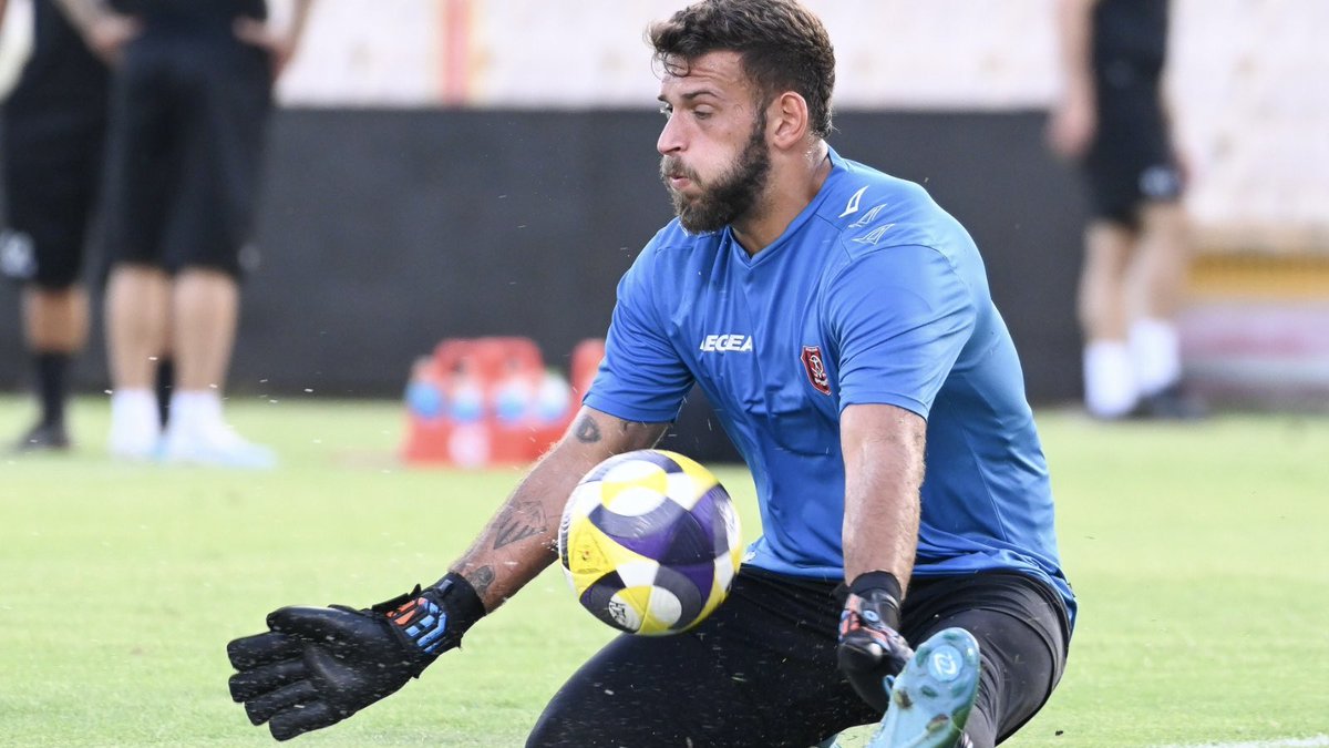 HapoelJLMfc's tweet image. לא נגזים ונקרא לזה פתיחת עונה. מצד שני- הפגרה נגמרה. טוטו, יאללה הפועל 🔛