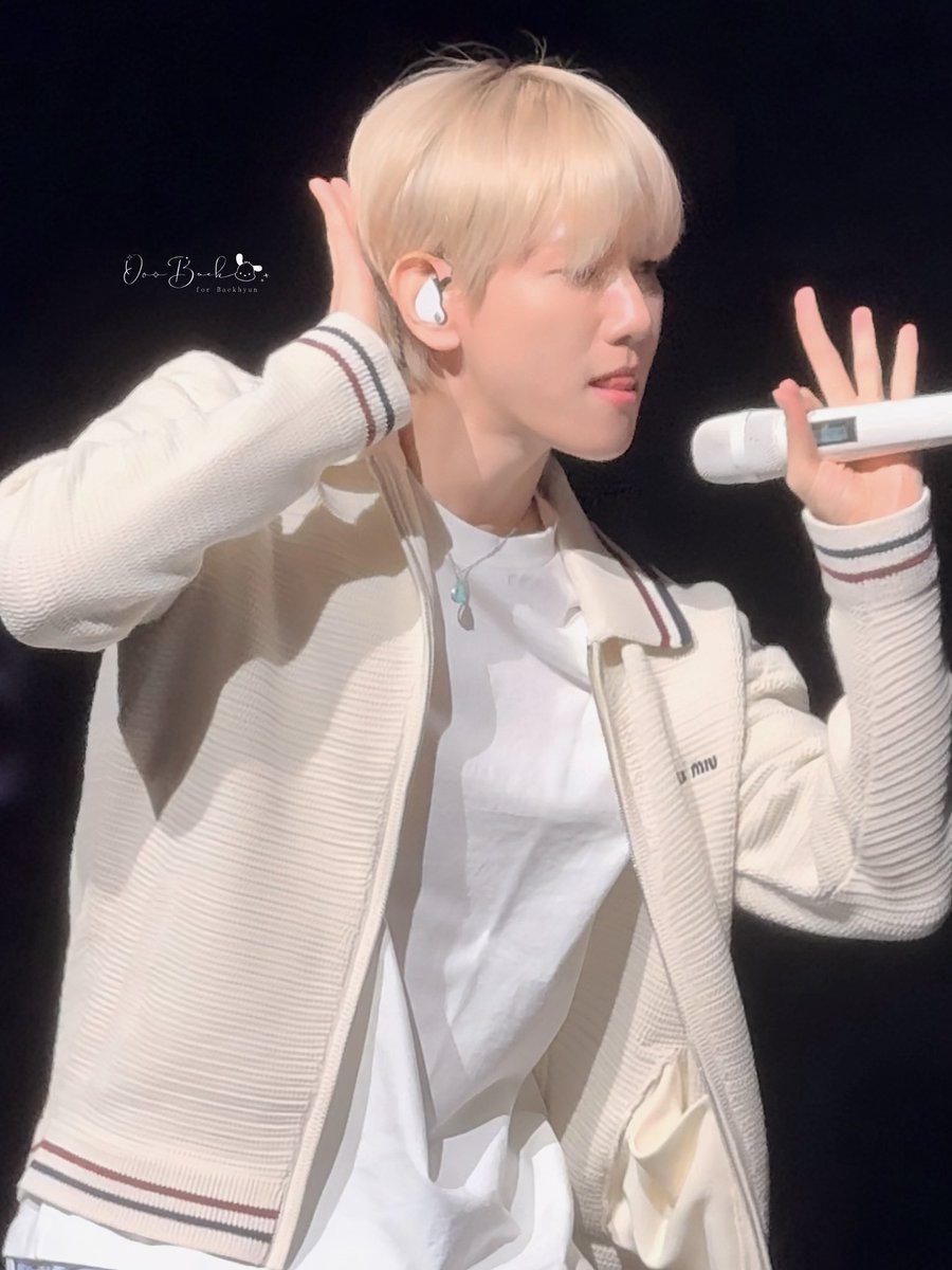 OooBaek0506's tweet image. 250722 &lt; Reverie &gt; in London 🇬🇧
Sound Check 🍫
@B_hundred_Hyun
#BAEKHYUN #백현 #ベッキョン #伯贤