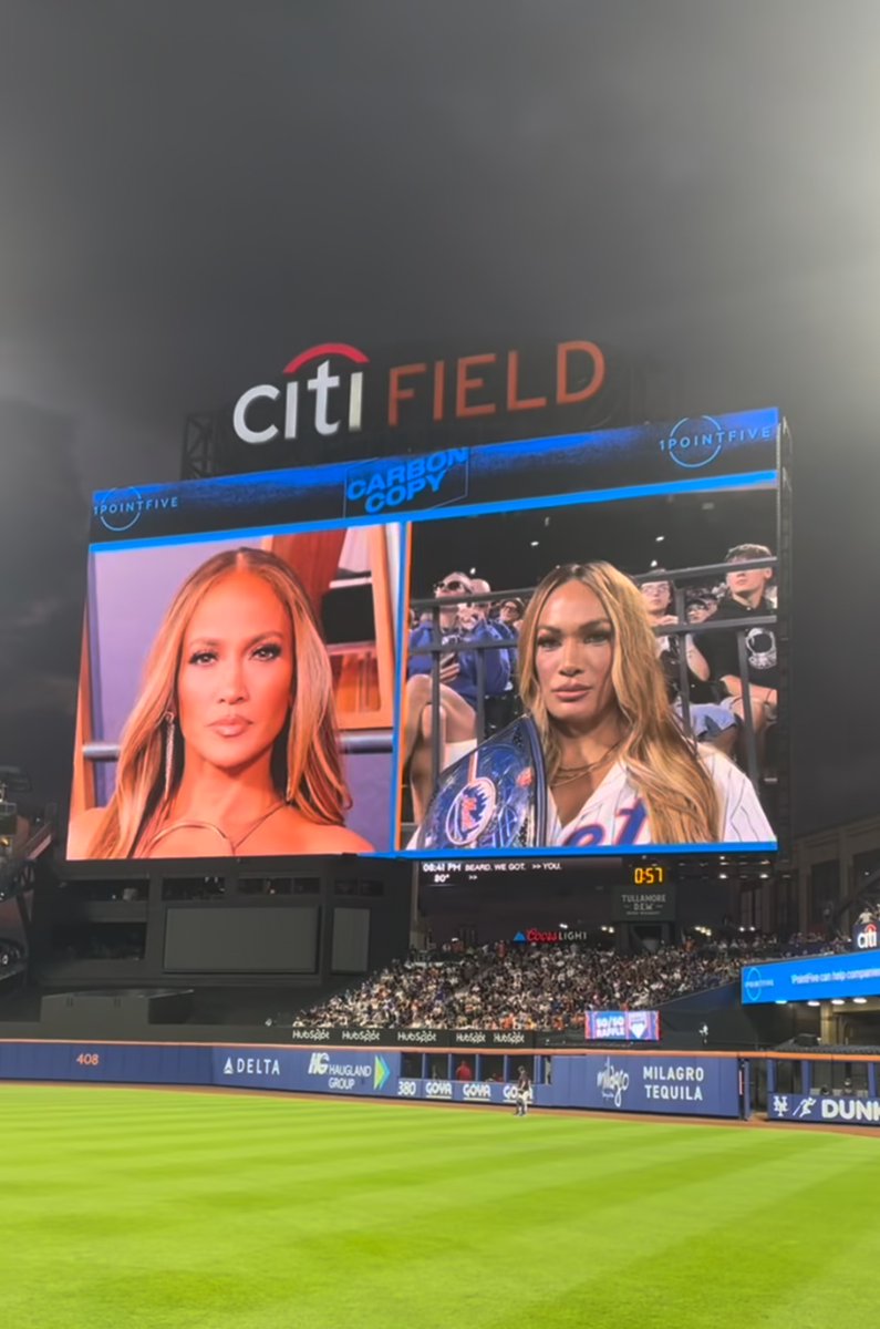 Nia Jax got picked as the Jennifer Lopez lookalike during the Mets Game 🏟️