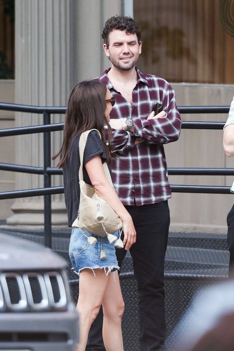 nportmanonline's tweet image. Natalie Portman runs into Taylor Swift’s brother Austin in Tribeca, New York - July 21.