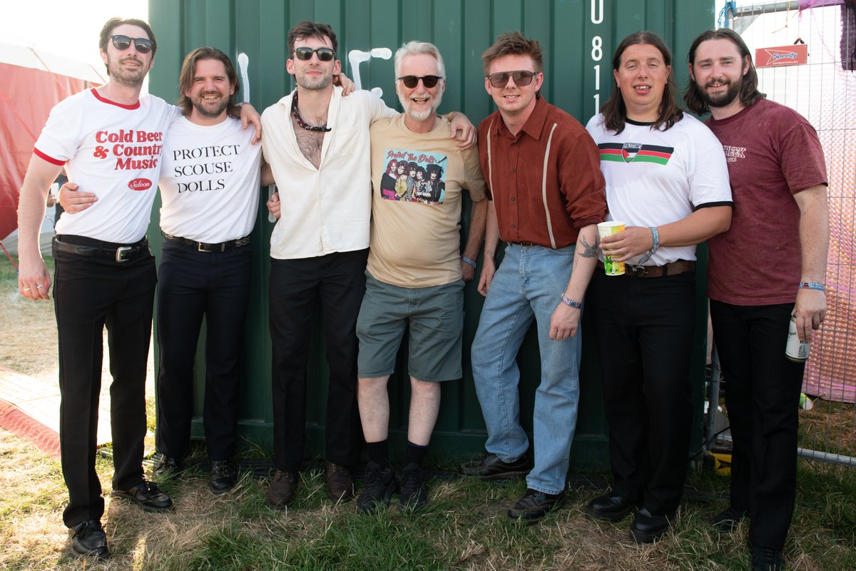 GlastoLeftField's tweet image. A taster of the @RedRumClub πΊ bringing their new album BUCK and a whole load of energy to #LeftField last month. Take us back!
πΈ Theo Michael at @Glastonbury