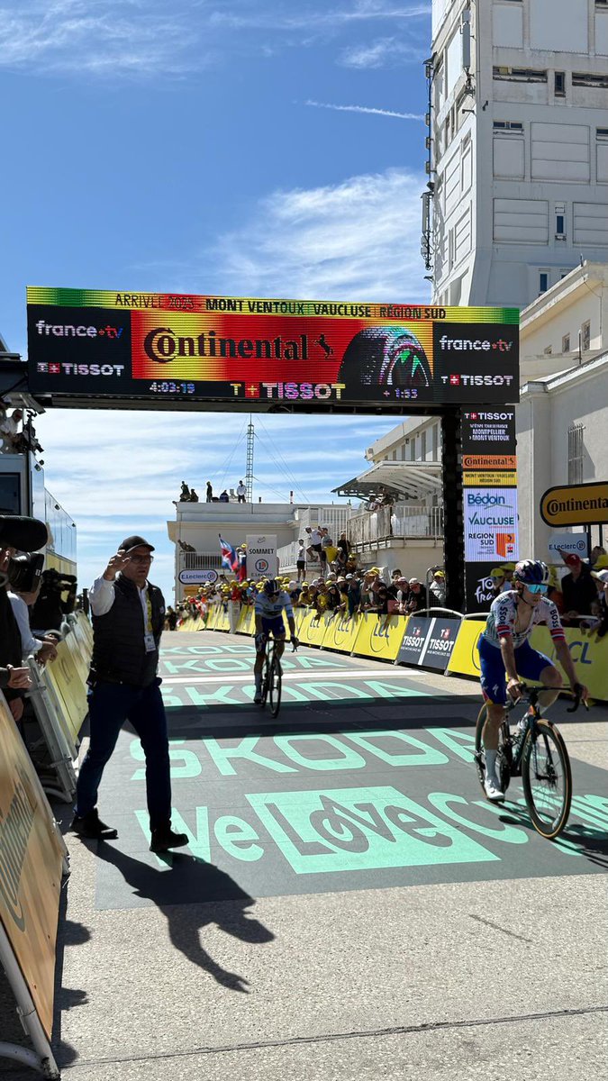 RBH_ProCycling's tweet image. 🇫🇷 #TDF2025
It’s a top ten on Ventoux for both @rogla and Lipo 👊🏼
