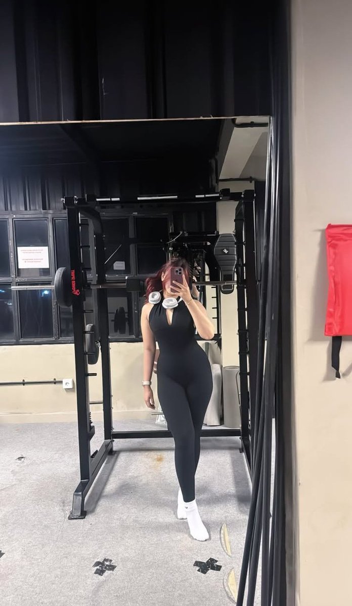 andinisasaaa's tweet photo. gym spirit🙀 https://t.co/FGbIgGdqKE