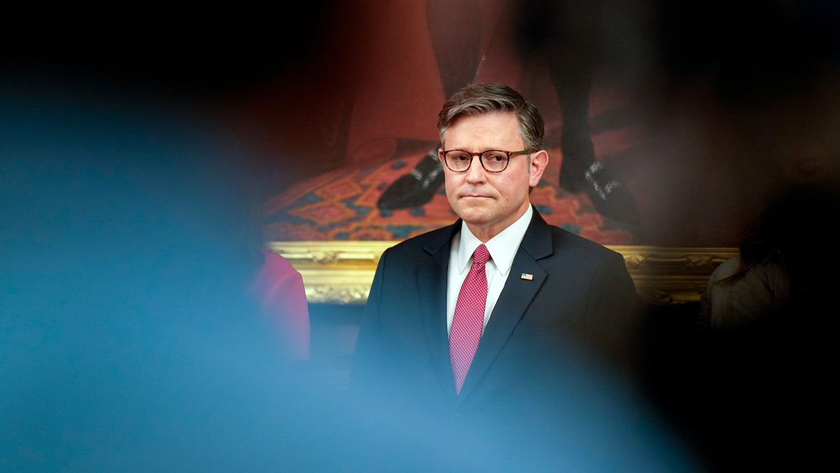 litnewsnet's tweet image. #BREAKING: Speaker Mike Johnson shuts US House early to avoid vote on releasing remaining Epstein files. Lawmakers will be on recess until September.