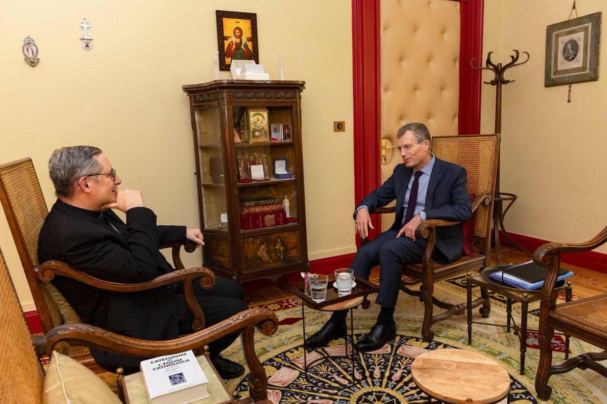 GvtMonaco's tweet image. Le Ministre d’État Christophe Mirmand a poursuivi, ce mardi, ses visites protocolaires en rencontrant successivement l’Archevêque de Monaco Monseigneur Dominique-Marie David, puis le Président du Conseil National Thomas Brezzo.
@ConseilNatMC
@DioceseMonaco