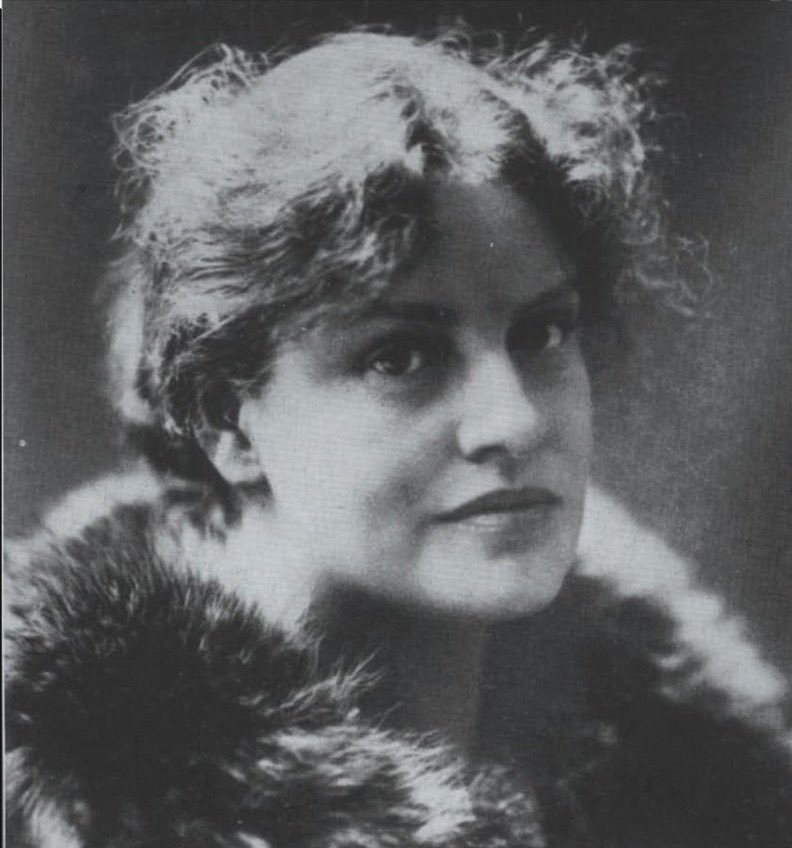 liiliith0's tweet image. “Dünya sana hediye sunmaz inan bana. Eğer bir yaşam istiyorsan çal onu.”
— Lou Andreas-Salomé