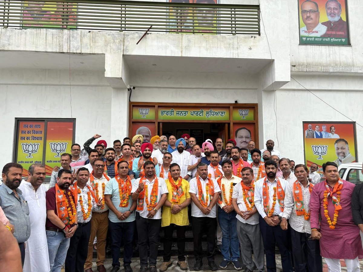 RavneetBittu's tweet photo. Congratulations to all newly appointed Mandal Presidents in Ludhiana!
BJP’s grassroots is strengthening under the vision of PM @narendramodi ji.
Mission 2027 is on track!
#BJP4Punjab #BJPLudhiana #ModiWithPunjab #Mission2027 https://t.co/rlGoSHAjU3