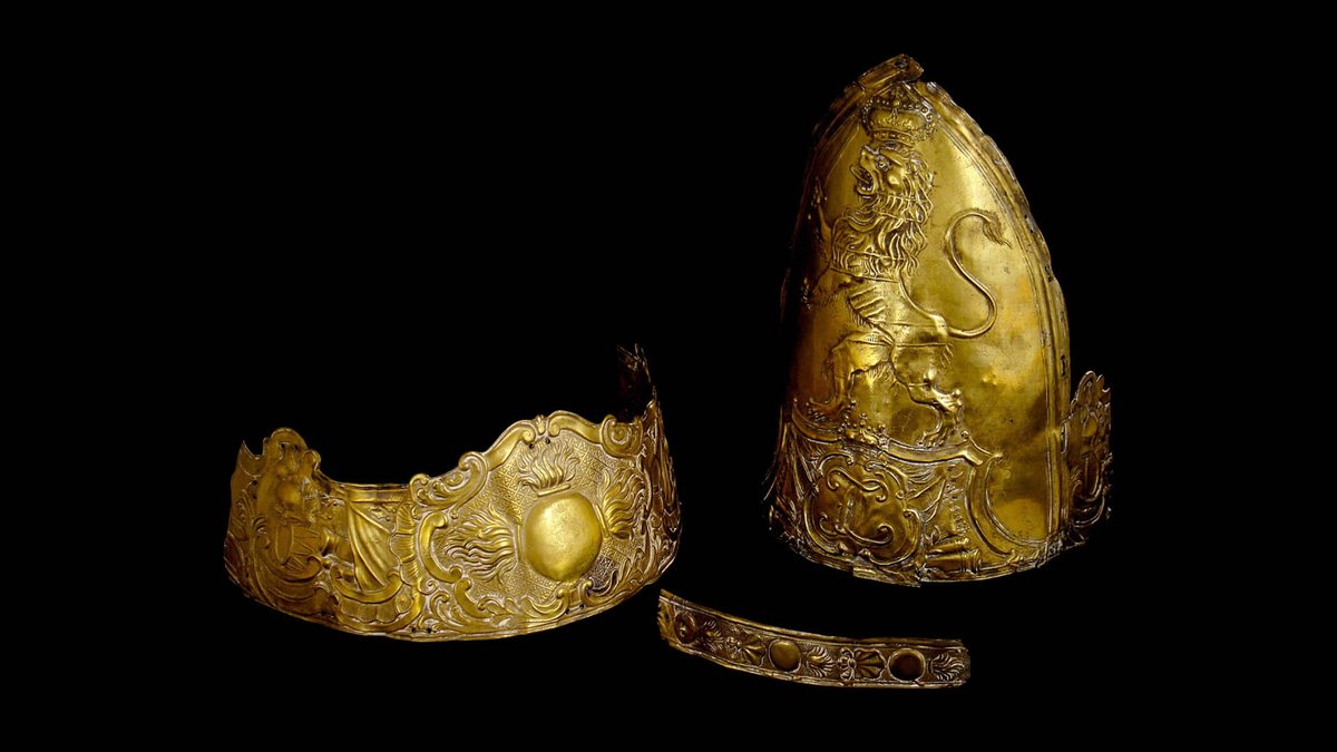 AmRevMuseum's tweet image. Roaring into #LeoSeason ♌🦁
These embossed metal pieces featuring a lion once adorned the distinctive military headgear worn by Hessian fusiliers — specialized soldiers who served under British command during the Revolutionary War.
Take a closer look: bit.ly/35DnnXS