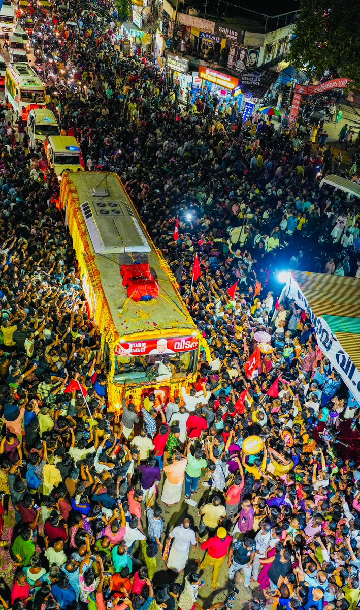 drthomasisaac's tweet image. It is unprecedented! Crowds gathered to pay homage to the departed leader VS are so huge all along the NH, it has taken 8 hours to the funeral cortege to traverse the first 30 kms. It is a testimony of how much VS had endeared to the people of Kerala. Red salute Comrade.