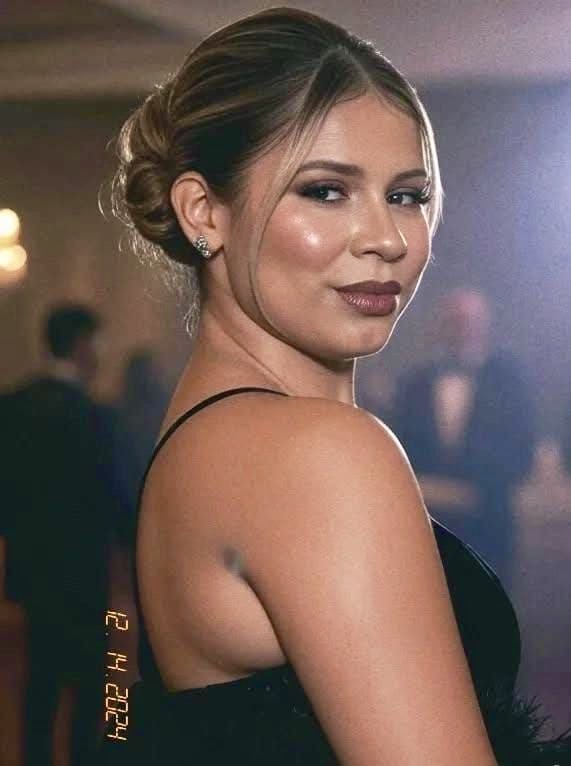 repostsertanejo's tweet photo. 30 ANOS DE MARÍLIA MENDONÇA
Hoje a gente não comemora, a gente sente.
Sente saudade, sente orgulho, sente amor.
A rainha faria 30 anos hoje… e mesmo longe, continua gigante no coração de todo mundo. ❤️ https://t.co/2P86sxuDuS