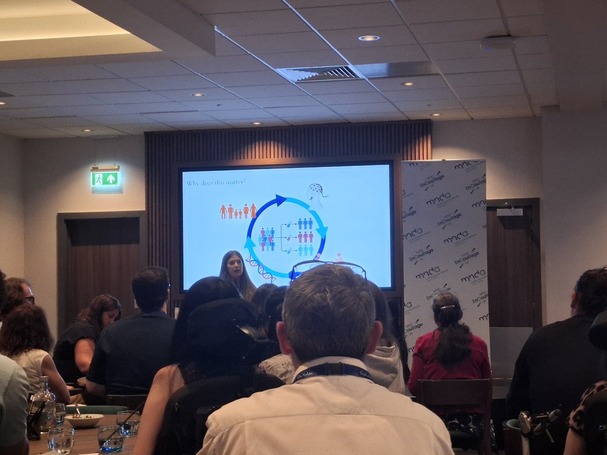 Fantastic lay talks from Narin Suleyman and Ciara O'Donoghue on their work using electrophysiology to understand #ALS #MND and develop tools for earlier detection at #MNDEnCouRageUK - Very complex scientific topics explained in a clear and exciting way! 🧠⚡️