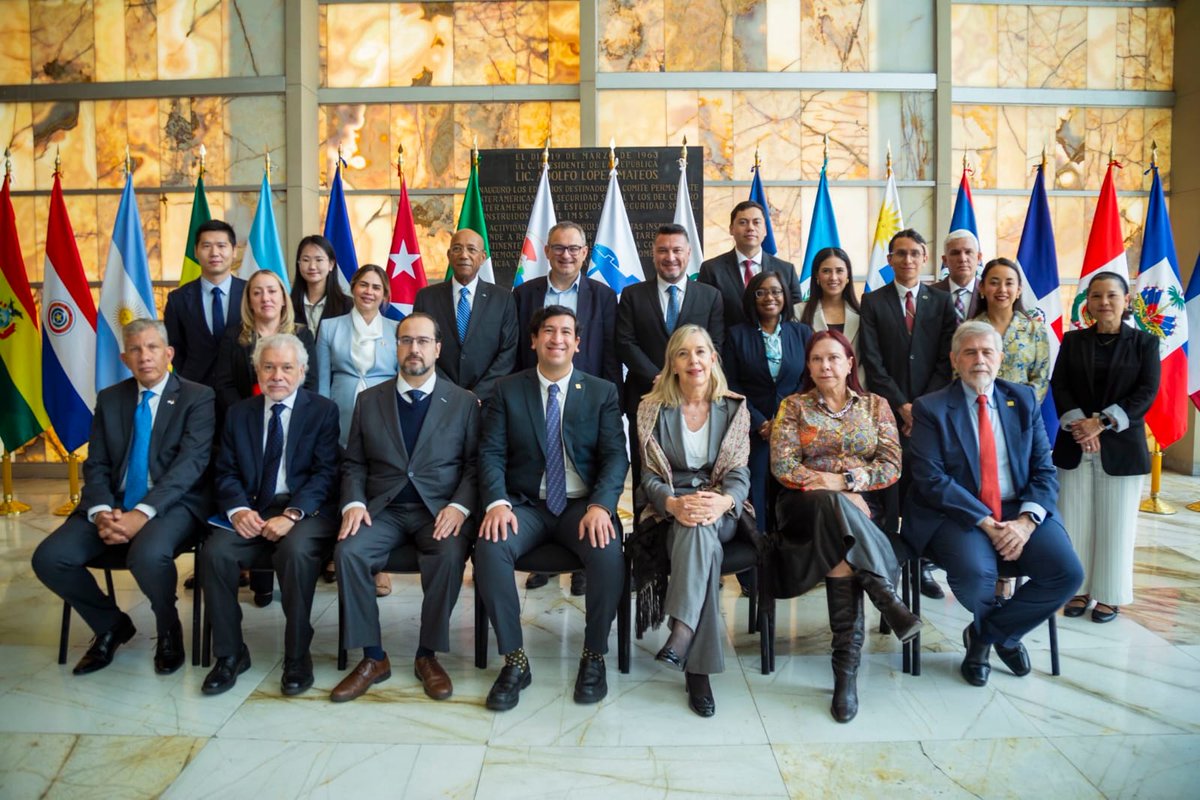 OnesisBP's tweet image. Representando a @Embacumex participamos en reunión informativa de trabajo convocada por la @CISS_org con vistas a la Conferencia de este organismo prevista para septiembre 2025.
#SeguridadSocial
#CooperaciónInternacional