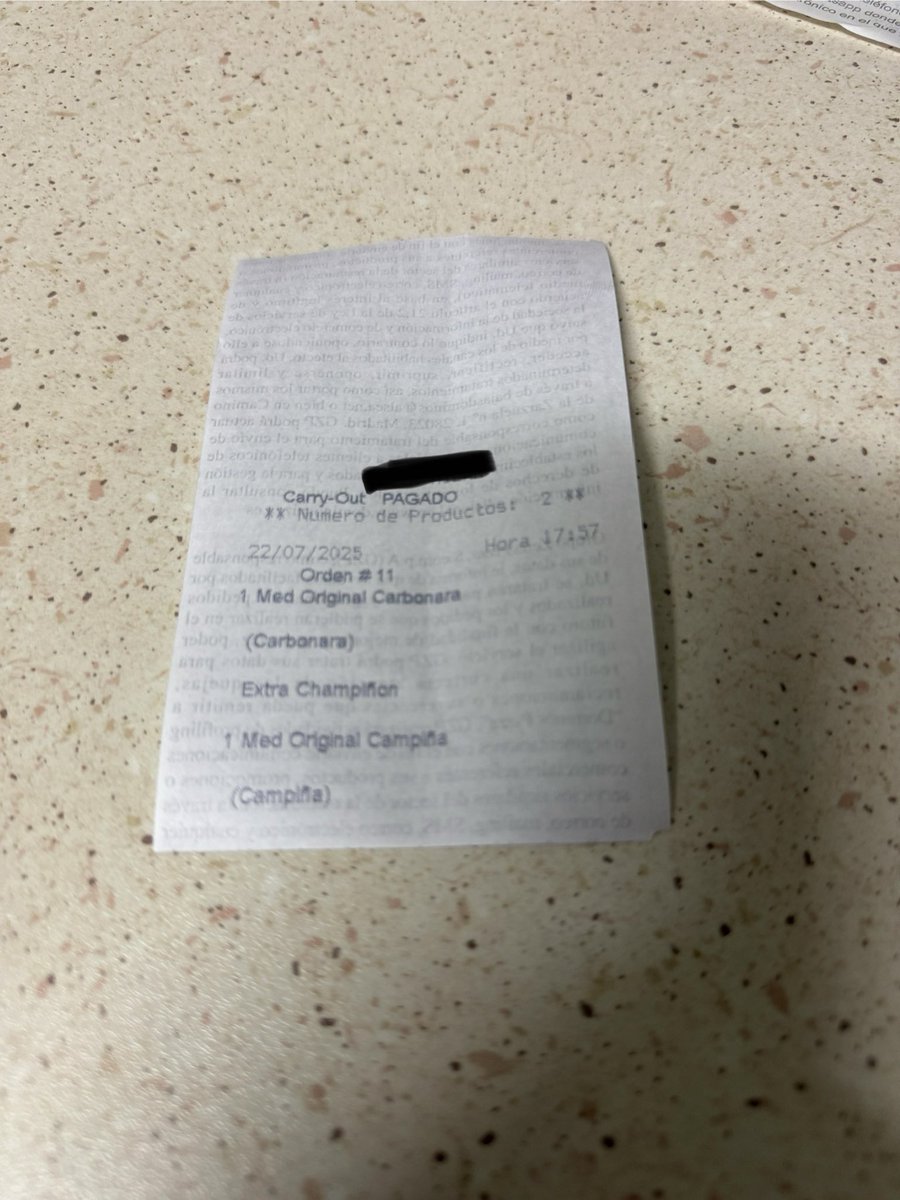 abeldiaz33's tweet photo. @DominosPizza_ES #arroyomolinos 
Esto es extra de queso???
2.29€ el extra 

Me lo explicáis??? https://t.co/p7uGw242nq