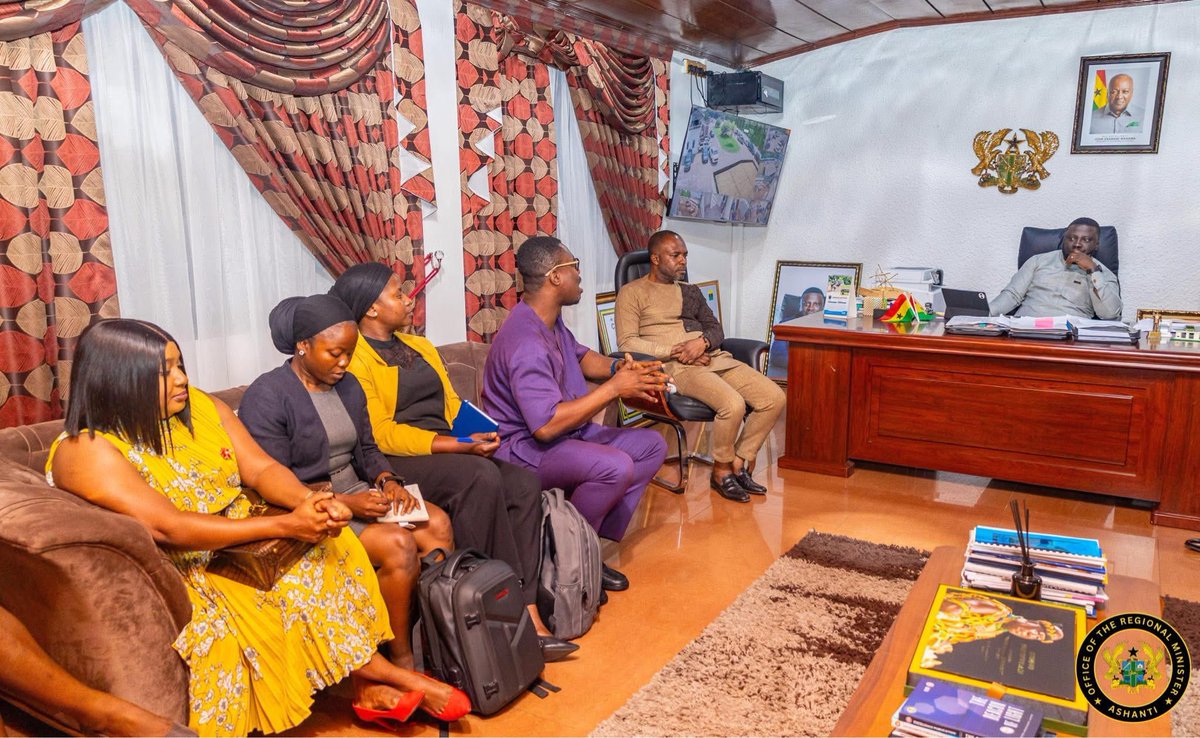 DrAmoakohene's tweet image. I received a team from GIZ, the Ministry of Local Government, Cheiftancy and Religious Affairs, and the Local Governance Network at the Ashanti Regional Coordinating Council.
Their visit was to seek the RCC’s partnership and support for ongoing and upcoming interventions aimed…