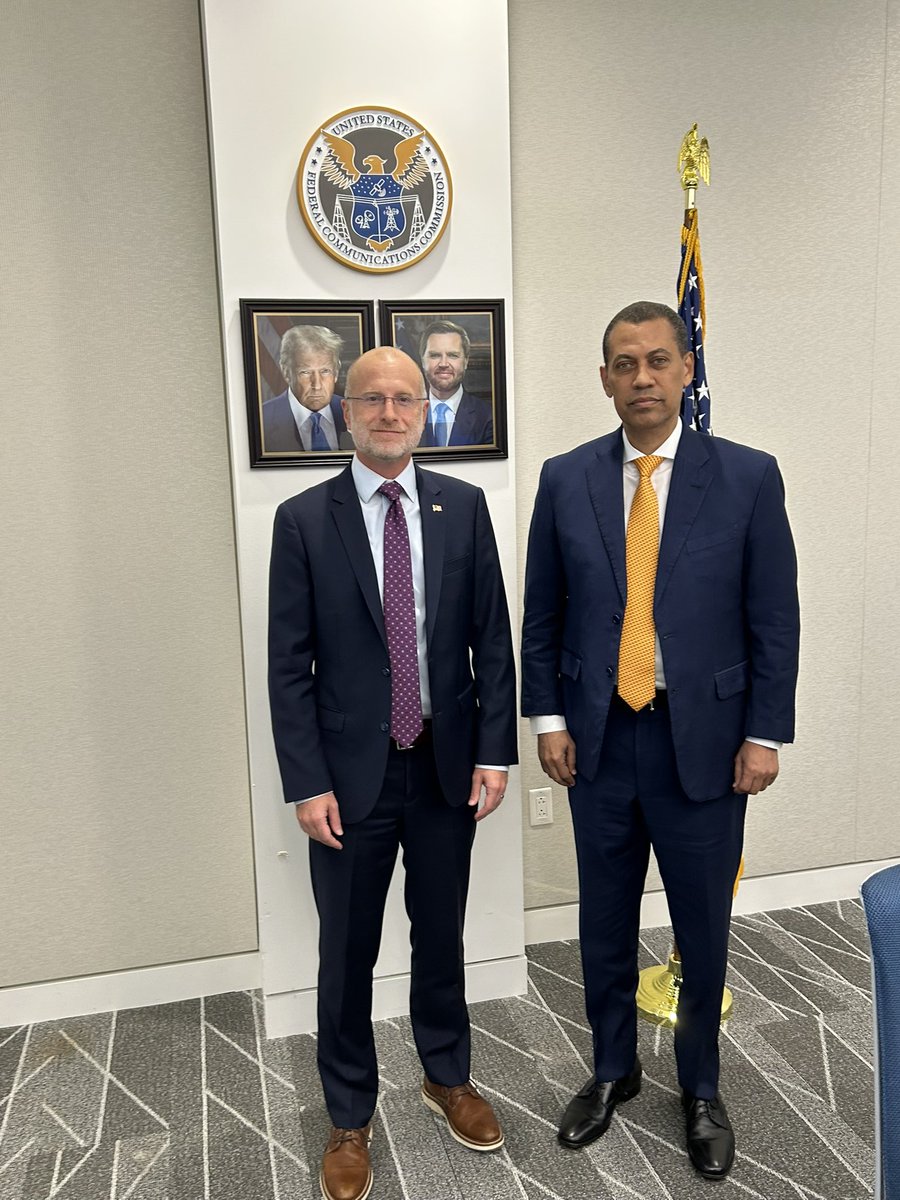 BrendanCarrFCC's tweet image. Wonderful to visit today with the Chairman of the Dominican Republic’s telecom regulator—Chairman Guido Gomez Mazara.
Enjoyed the productive discussion on our shared tech and telecom priorities.