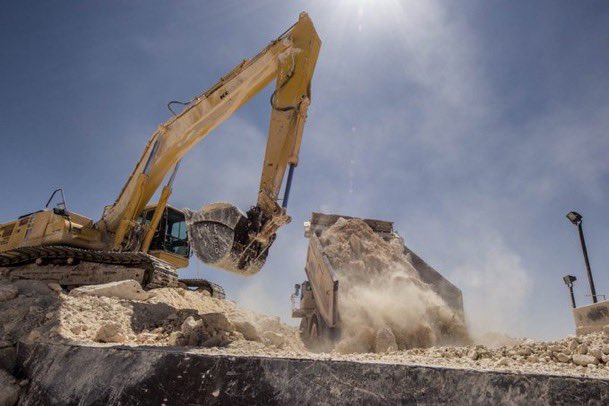 خطوة جديدة تعيد تشكيل خريطة الاستثمار التعديني في مناطق المملكة، وزارة الصناعة والثروة المعدنية <a href="/mimgov/">وزارة الصناعة والثروة المعدنية</a> خصصت 7 مجمعات تعدينية رئيسية أبرزها:

• بيشة – مجمع الهضبة والقرائن | 72.78 كم²
• رماح – مجمع الطيري | 37.88 كم²
• الدوادمي – مجمع الدوادمي 6 | 30.62 كم²
• الطائف – مجمع