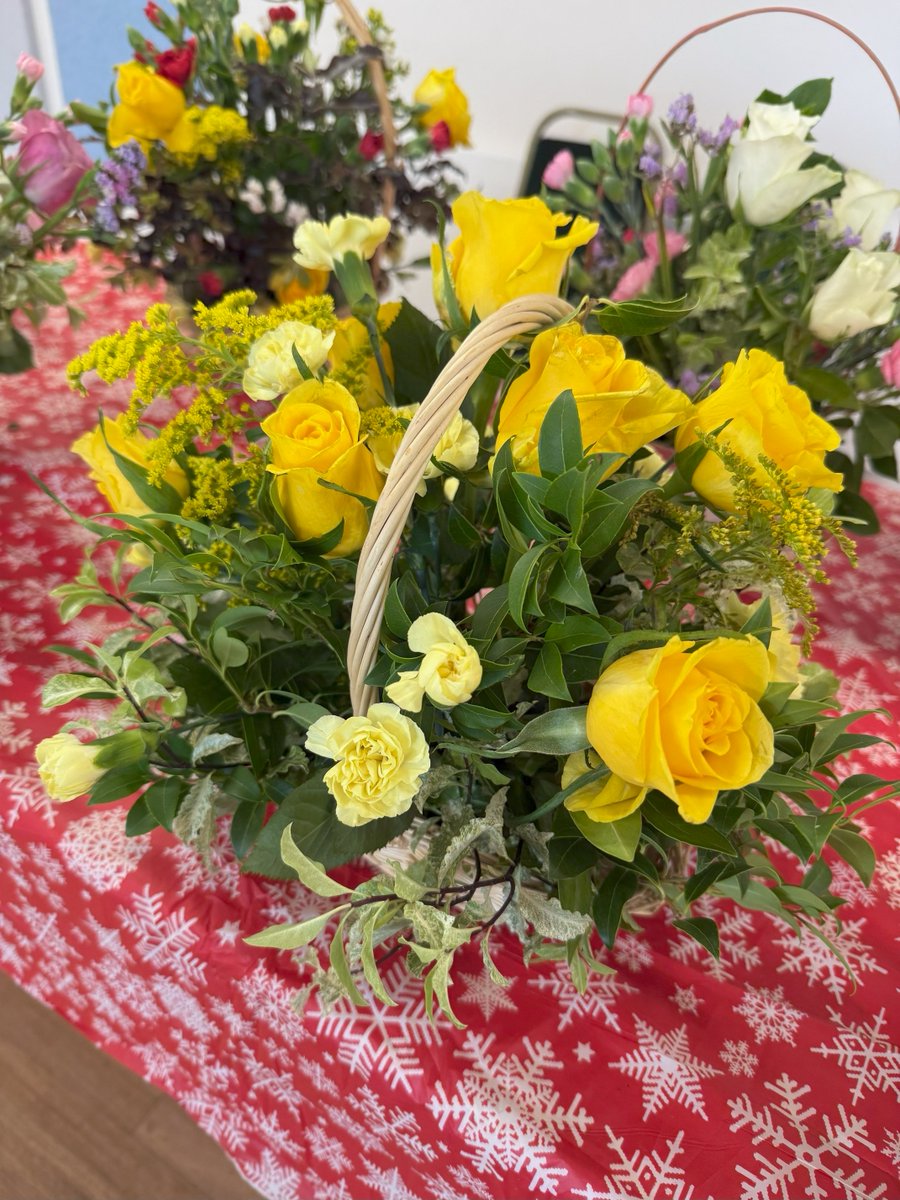 AngliaAsbestos's tweet image. Thank you to Jane Hamshaw for another excellent flower arranging session with some of our members today. A great time was had by all, and some beautiful arrangements were created.
#Norwich #Norfolk #SupportGroup #Asbestos #Mesothelioma #Asbestosis @Mesouk