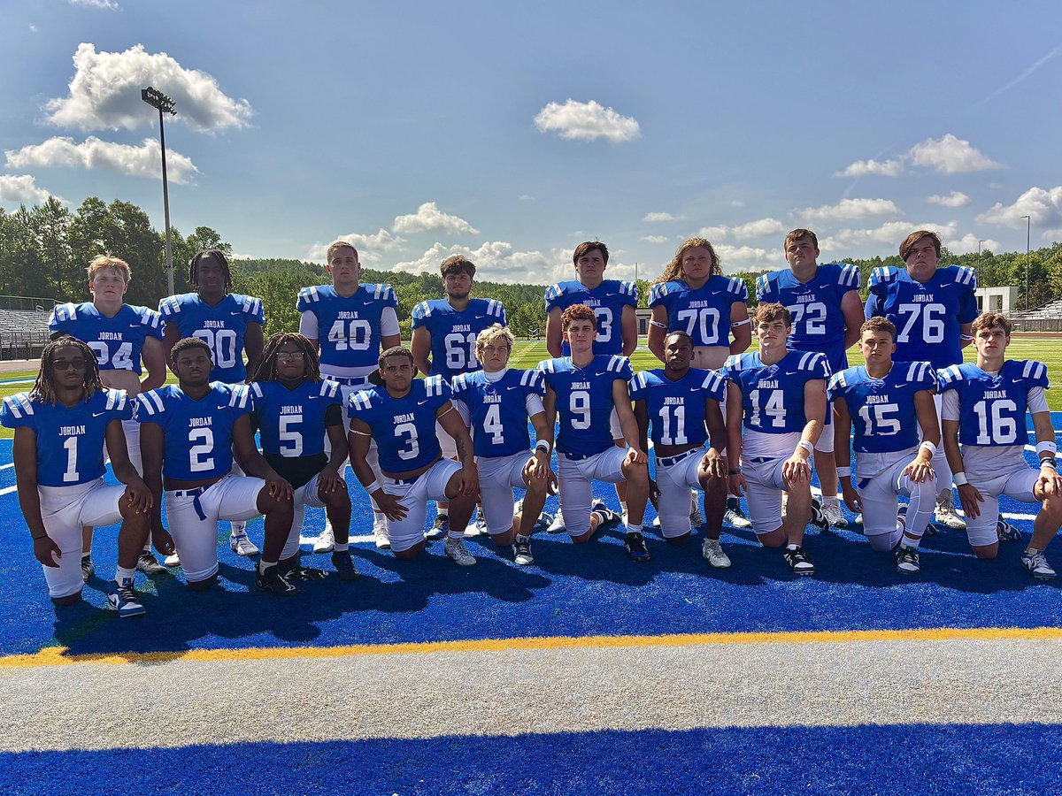 Our Seniors!!! Can’t wait for the season! <a href="/levimadrid14/">Levi Madrid</a>