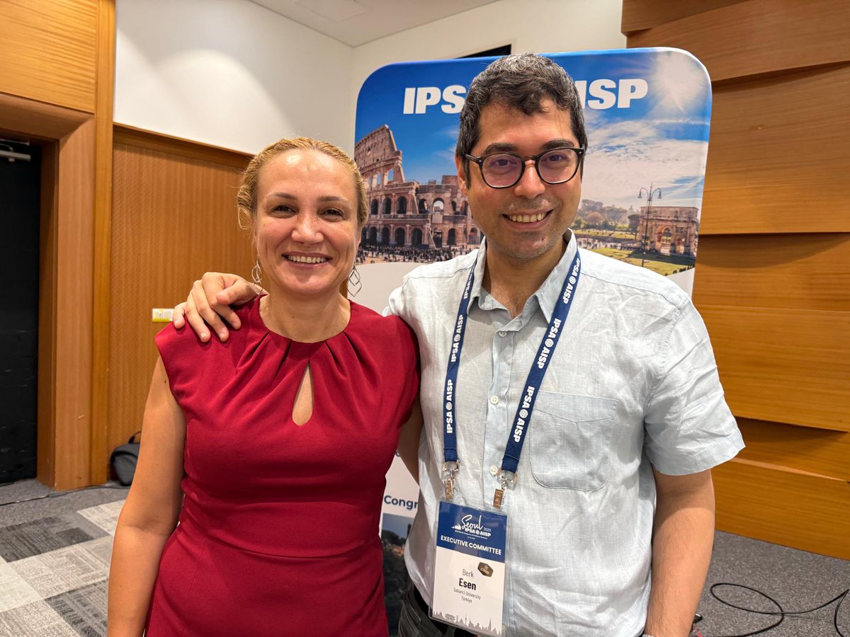 siyasiilimlertd's tweet image. 12-16 Temmuz'da Seul'da gerçekleşen, IPSA'nın (@ipsa_aisp) düzenlediği Dünya Kongresinde derneğimizin Başkan Yardımcısı @BilginDikici seçilmiş-başkan olarak, Genel Sekreterimiz @berkesen ise yönetim kurulu üyesi olarak seçildi. Hocalarımızı tebrik ediyoruz.