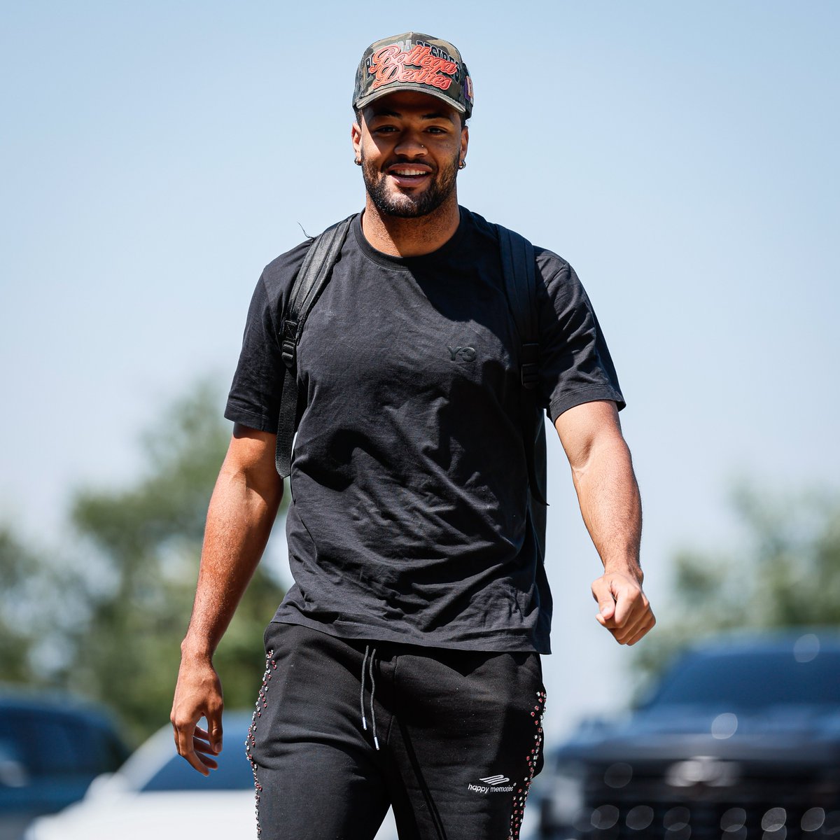 Tell a friend to tell a friend

We’re baaaaack 😏