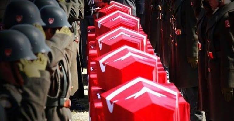 HarpCografyasi's tweet image. Anlat @celebimehmeta Teğmenim.
Hepsi seni dinliyor.