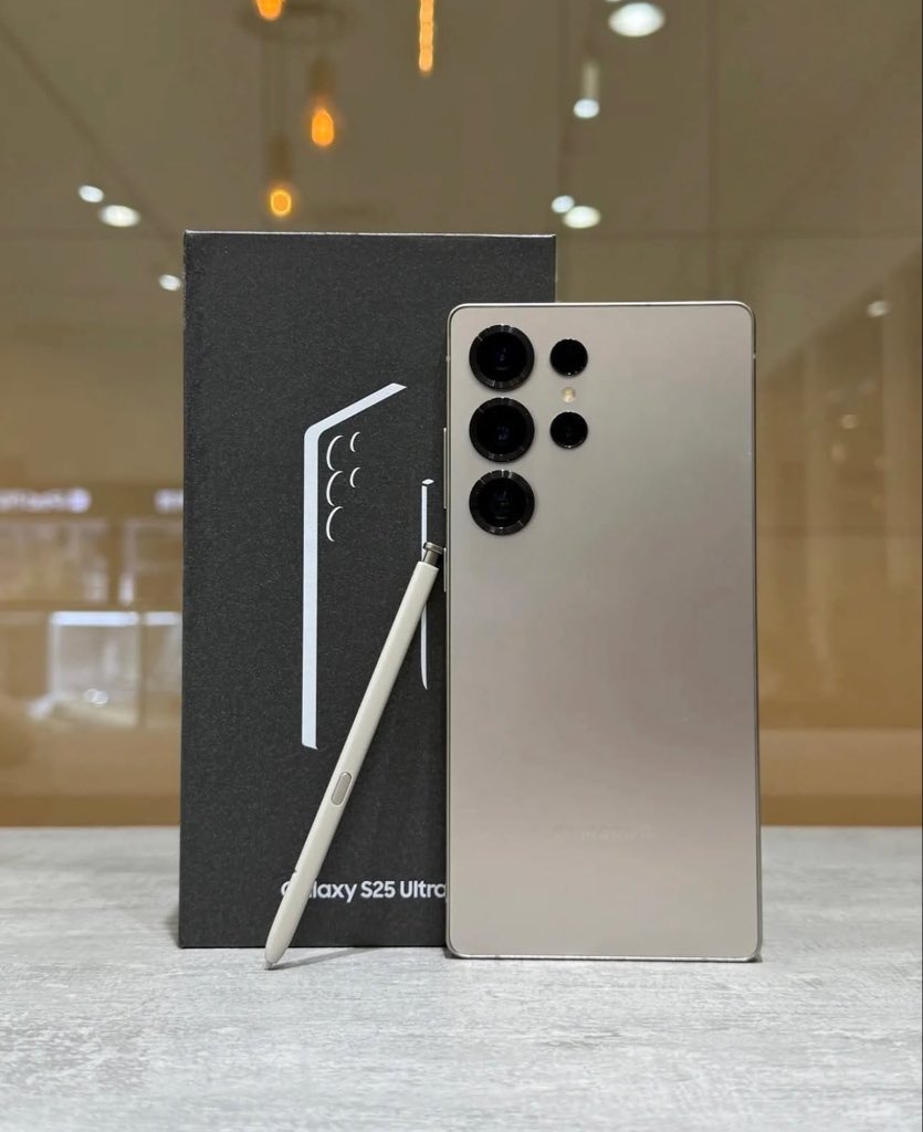 bohny_chengula's tweet image. Samsung S25 ultra ‼️
12/256gb
Tsh. 2,500,000
Official Samsung devices ✅
☎️0752-992667