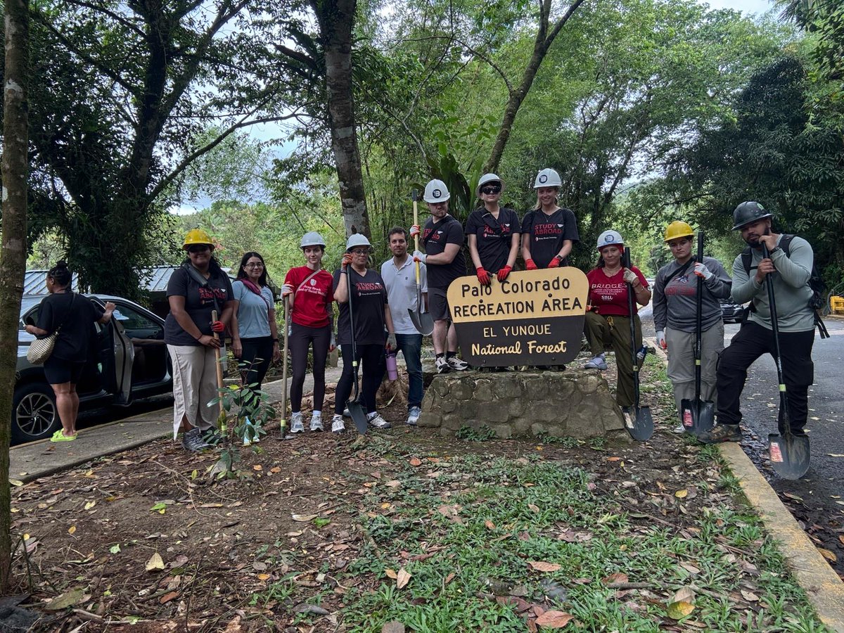 stonybrooku's tweet image. Nothing beats a study abroad holiday. 🌎
Through our international academic programs, these Seawolves are spending summer exploring the world and soaking up new cultures in Tanzania, Japan, Spain, and Greece while earning college credit!