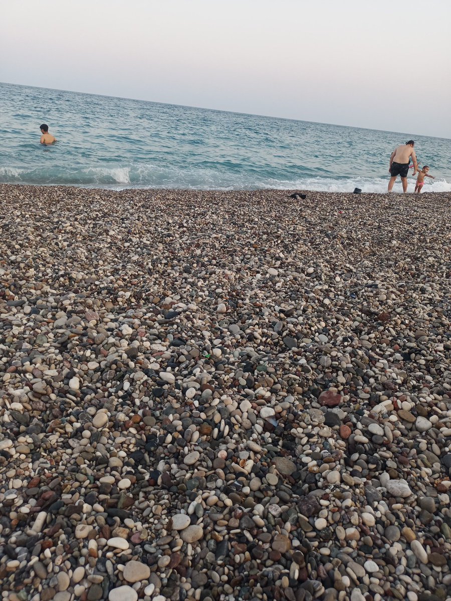 Antalya dan SLM anlik olarak annesini bacısını karısını konuşmak isteyen p ler çiftler var mı acaba varsa mesaj atabilir full aktifim