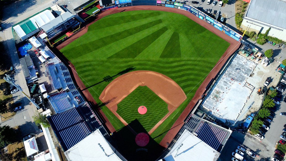 vancanadians's tweet image. GOOD MORNING VANCOUVER ☀️
It’s a great day to play baseball on this new mow pattern thanks to the @abtoolrentals grounds crew!