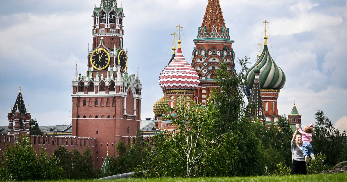 MirrorBreaking_'s tweet image. NATO member tells citizens 'leave Russia now' in 'drastic deterioration' warning
mirror.co.uk/news/world-new…